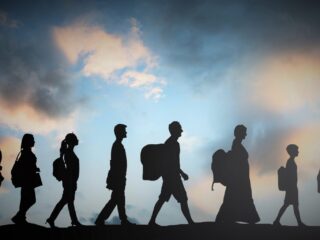 Banka Botërore: Emigracioni dhe plakja e popullsisë frenojnë rritjen e Shqipërisë