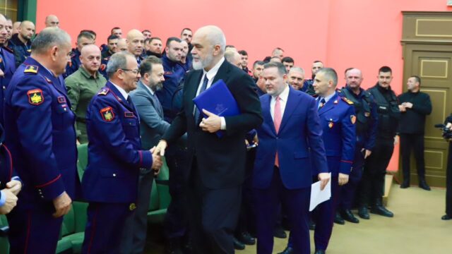 Rama: Protesta është e drejtë, dhuna është krim; dhunuesit do të paguajnë edhe financiarisht