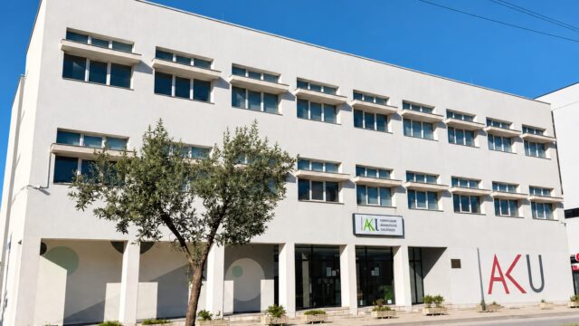 Pezullohet drejtuesja e AKU-së Durrës, masë edhe ndaj një inspektori kufitar