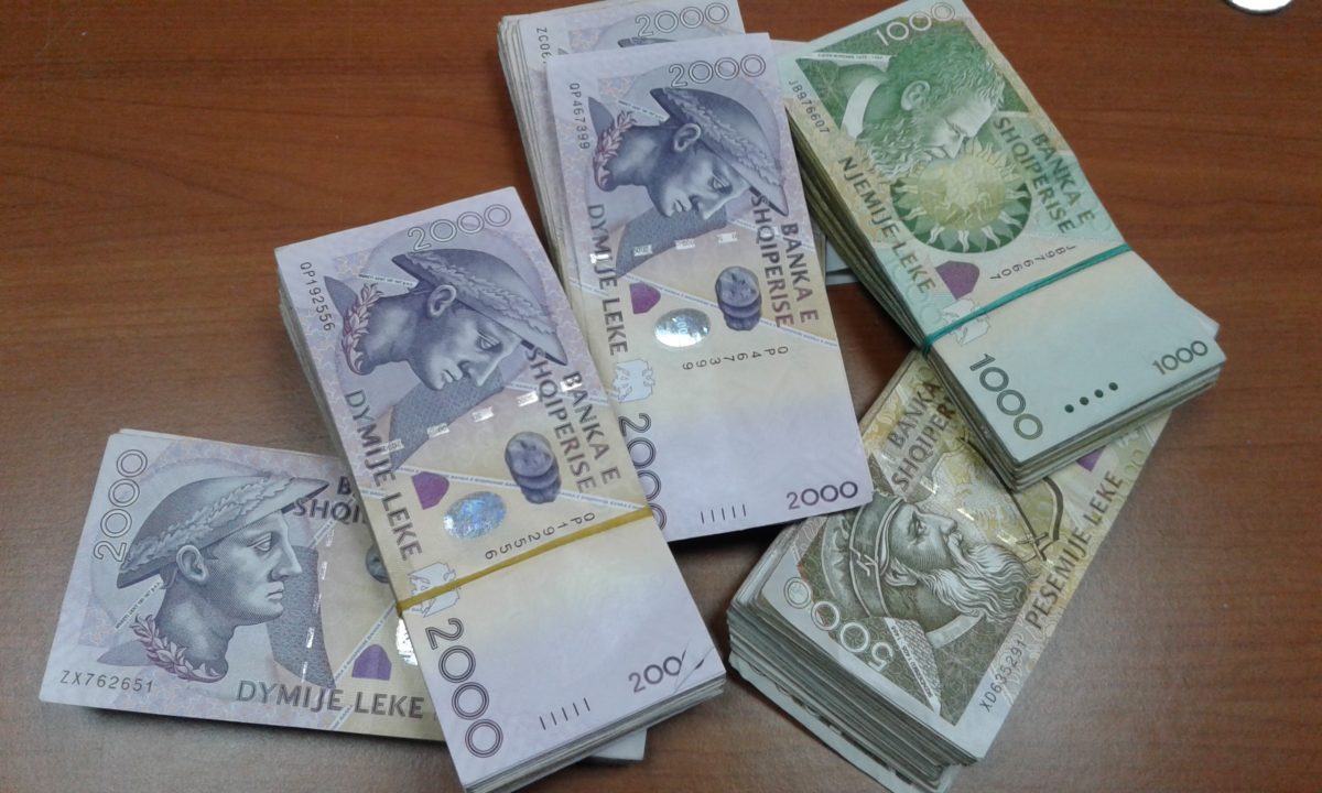 Eurostat: Leku, monedha që u forcua më shumë ndaj euros në 10 vite mes 40 valutave