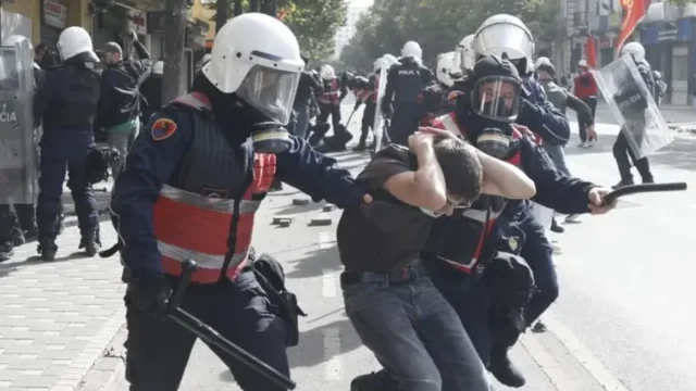 Gjykata e Tiranës shqyrton sot masat e sigurisë për 28 të arrestuar nga protestat
