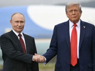 Trump njofton marrëveshje me Putinin për 4.8 milionë ton naftë ruse